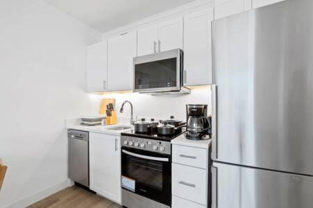 2Br 3Ba Ocean Front Condo On The Boardwalk Cozysuites أتلانتيك سيتي المظهر الخارجي الصورة